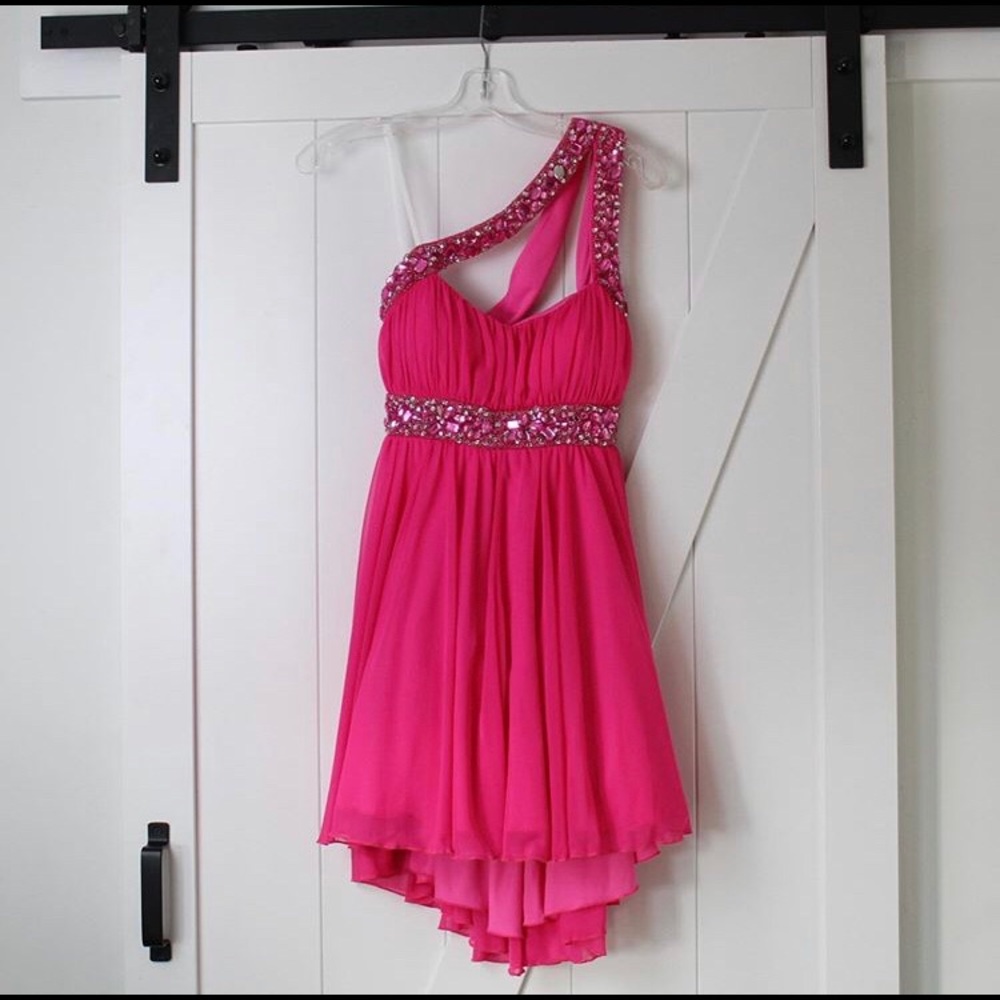 Pink Prom Dress 💖